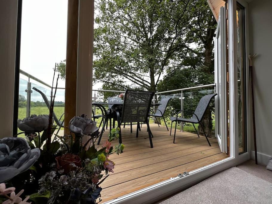 Cosy Alpine Cottage In The Heart Of Lancashire Catterall Exterior foto